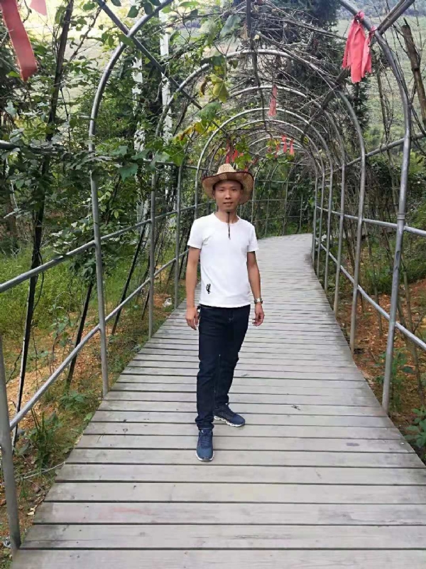 蓝天的第一张照片--梅州相亲服务中心