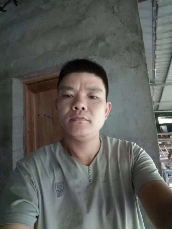 寻找幸福的第一张照片--梅州相亲服务中心