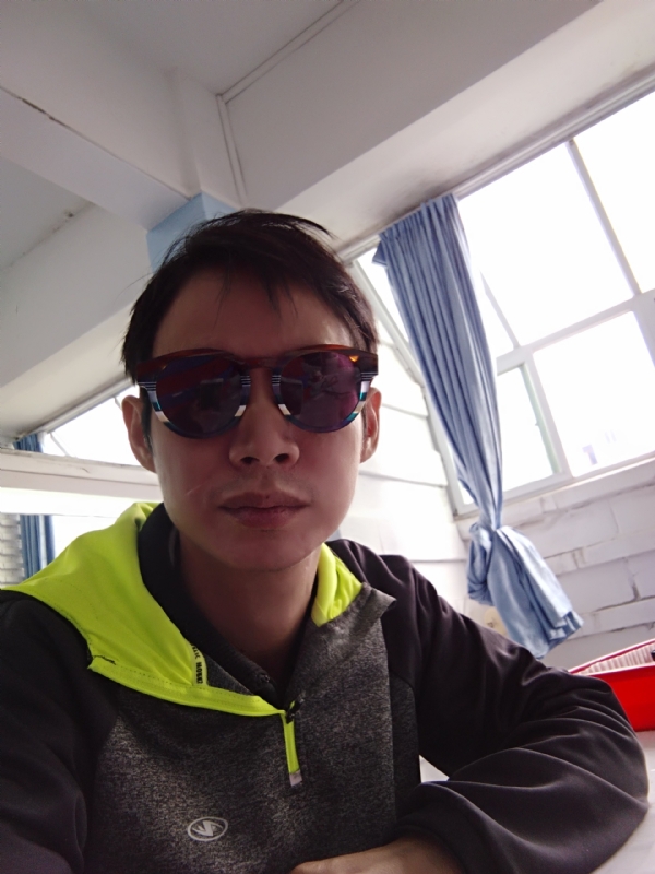 五华移民男的第一张照片--梅州相亲服务中心