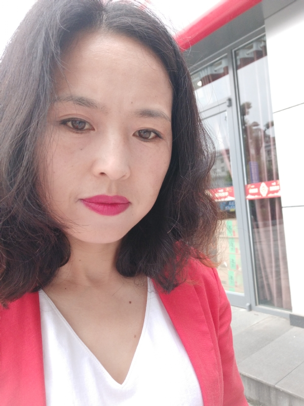 枫叶飘零的第一张照片--梅州相亲服务中心