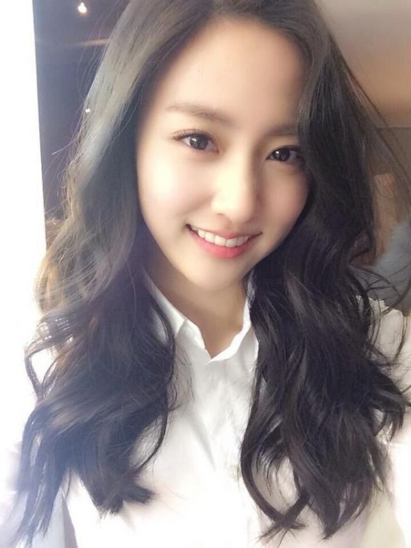 等爱的易微的第一张照片--梅州相亲服务中心