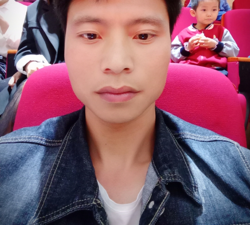 奋斗青年的第一张照片--梅州相亲服务中心