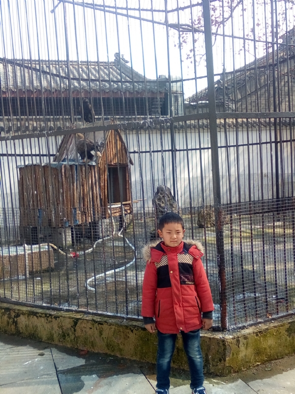 山高人伟峰的第一张照片--梅州相亲服务中心