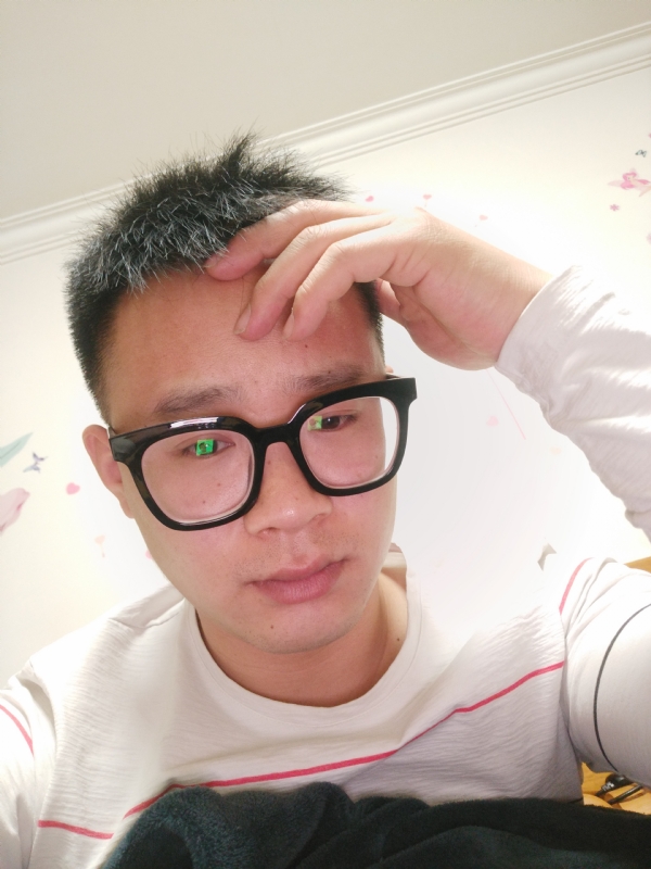 华灯初上的夜晚的第一张照片--梅州相亲服务中心