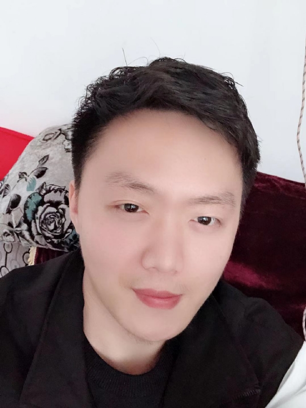 执迷的鲸鱼的第一张照片--梅州相亲服务中心