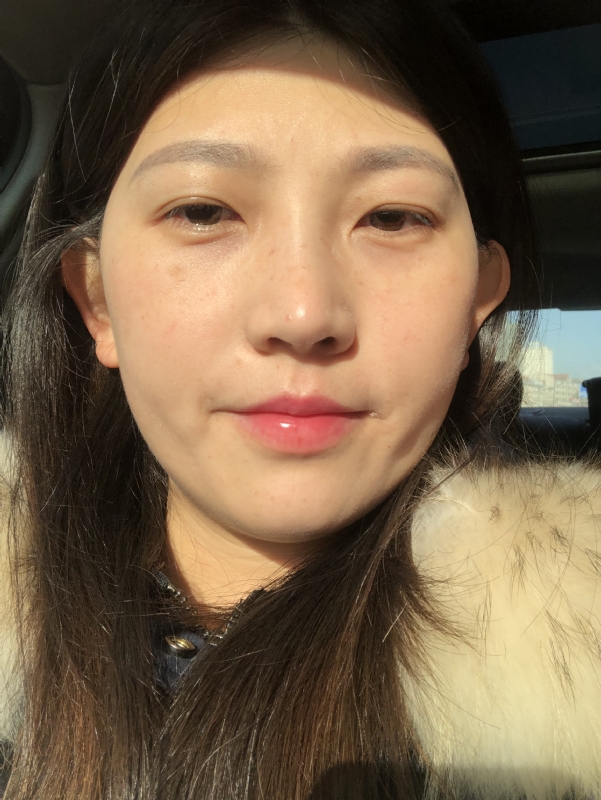 轻闭双眼的第一张照片--梅州相亲服务中心