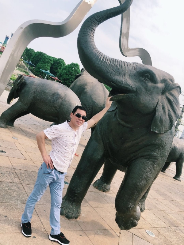 朝望大海的第三张照片--梅州相亲服务中心