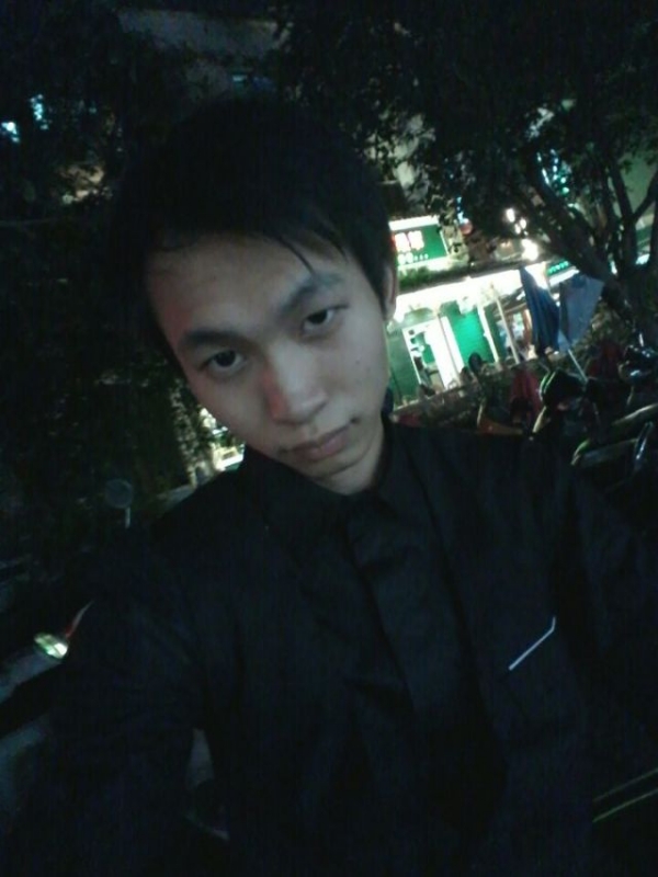 瞬间回眸的第一张照片--梅州相亲服务中心