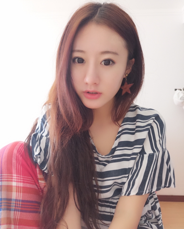 没有故事的女同学的第二张照片--梅州相亲服务中心