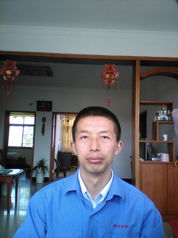 红玫瑰的第一张照片--梅州相亲服务中心