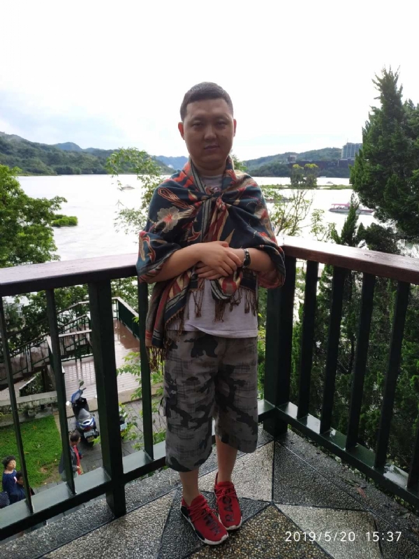 爱情里的俩个人的第一张照片--梅州相亲服务中心