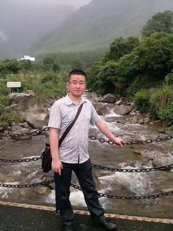 淡定牛魔王的第三张照片--梅州相亲服务中心