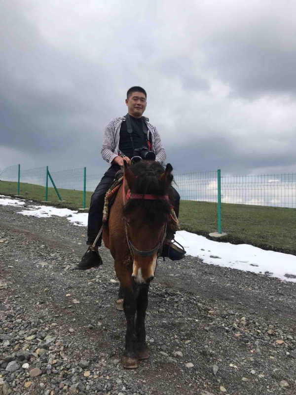 一个人的第一张照片--梅州相亲服务中心