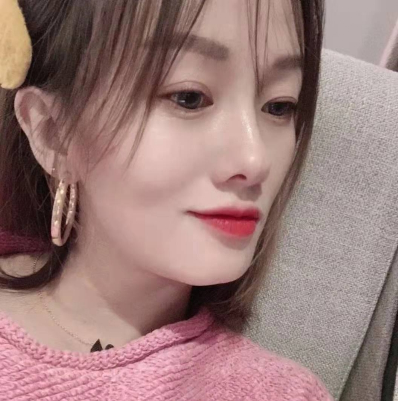 微醺的笑容的第一张照片--梅州相亲服务中心