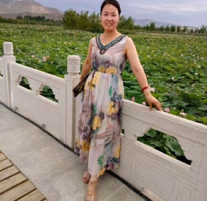 红叶的第一张照片--梅州相亲服务中心