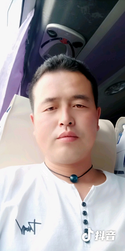 瞬间被爱上的第一张照片--梅州相亲服务中心