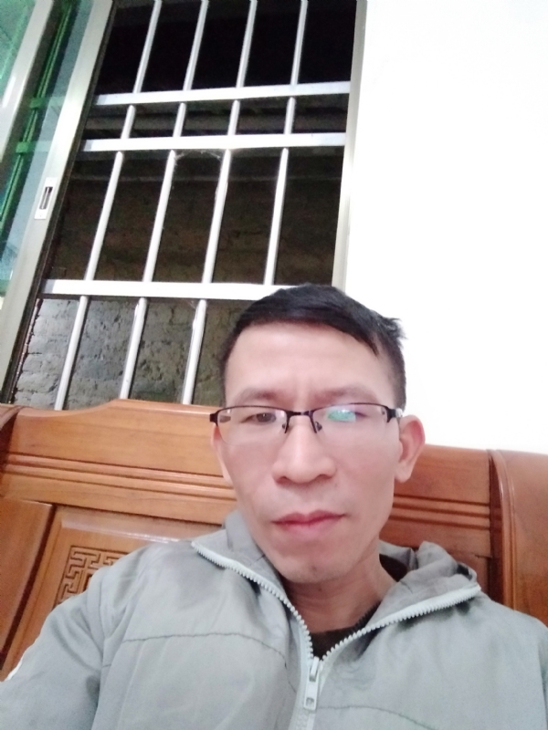 奋斗的第一张照片--梅州相亲服务中心