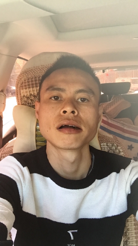 小何的第一张照片--梅州相亲服务中心