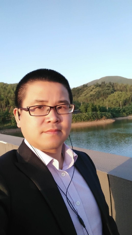 顾律师的第三张照片--梅州相亲服务中心