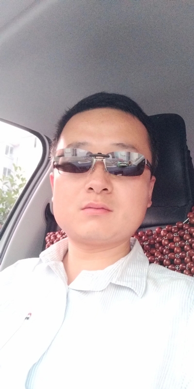 痛苦的单身狗的第一张照片--梅州相亲服务中心