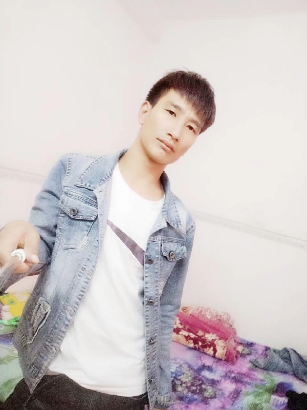 心好痛的第一张照片--梅州相亲服务中心