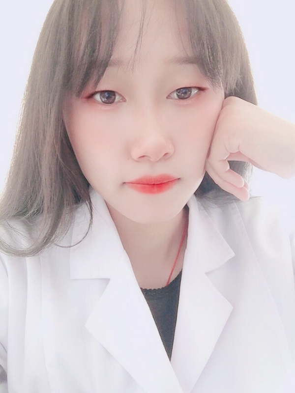 白婚纱的第一张照片--梅州相亲服务中心