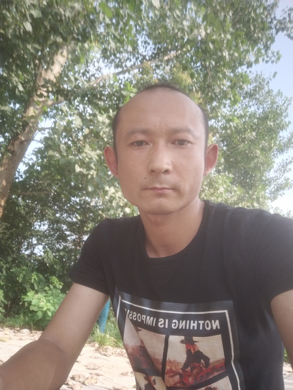 80大叔的第二张照片--梅州相亲服务中心