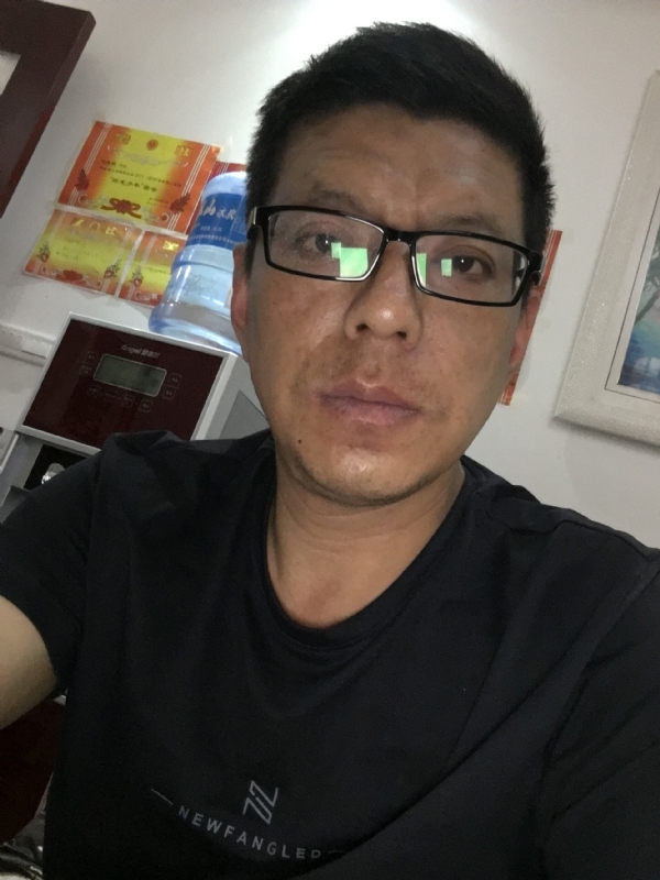 牵手的第三张照片--梅州相亲服务中心