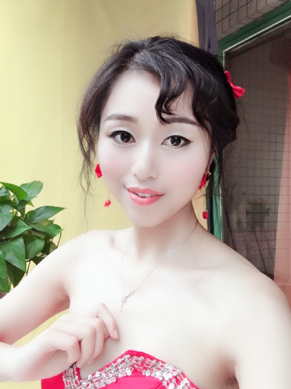 薇薇的第一张照片--梅州相亲服务中心