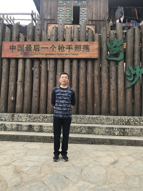 屯里的富豪的第一张照片--梅州相亲服务中心