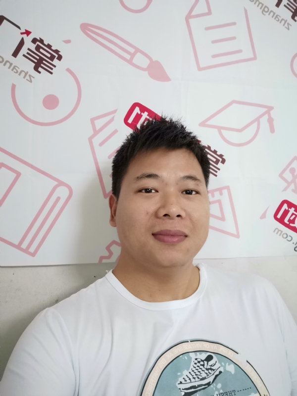 轻静地行走着的第一张照片--梅州相亲服务中心