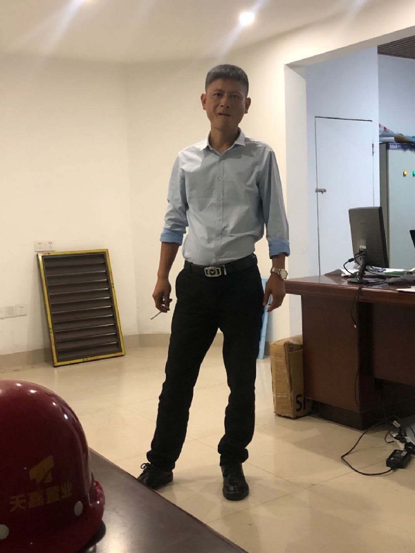 郁闷之中的第一张照片--梅州相亲服务中心