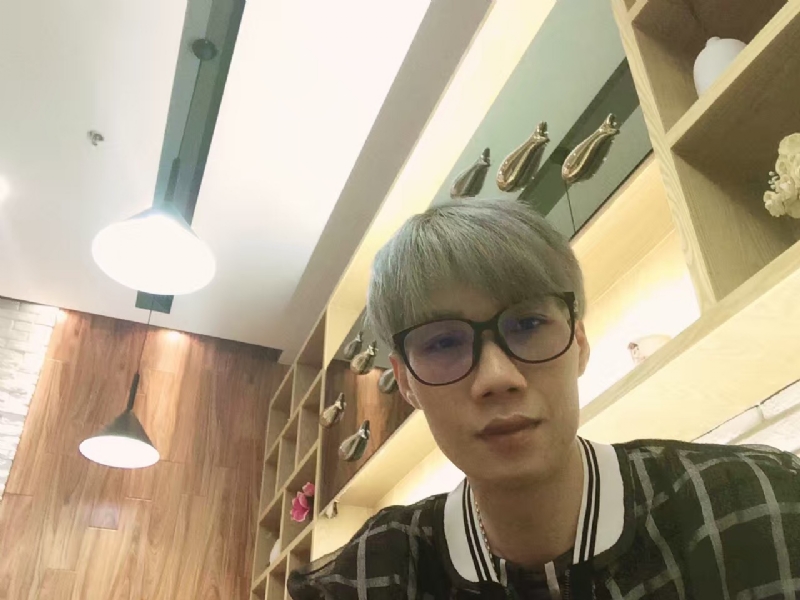 黄峰的第二张照片--梅州相亲服务中心