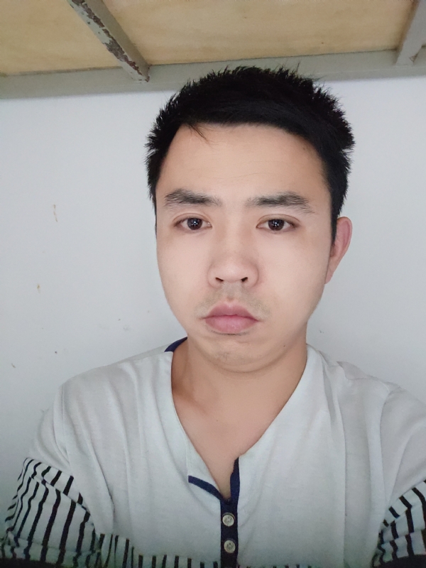 老男孩的第二张照片--梅州相亲服务中心