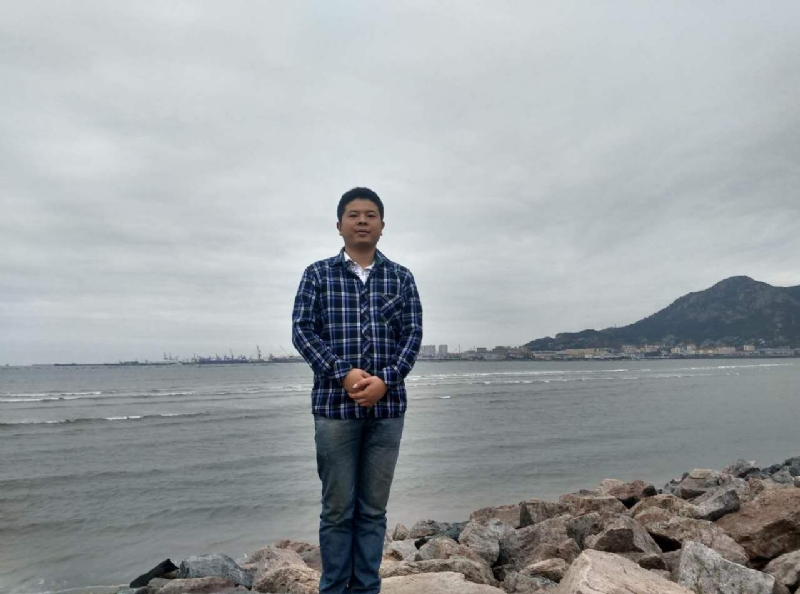 在奋斗的第二张照片--梅州相亲服务中心