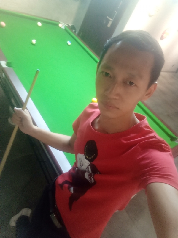 耳机分你一半的第一张照片--梅州相亲服务中心