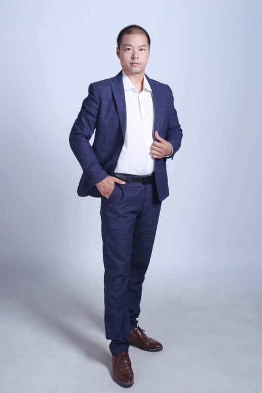 努力的青年的第一张照片--梅州相亲服务中心