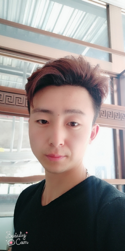 拼命微笑的第二张照片--梅州相亲服务中心