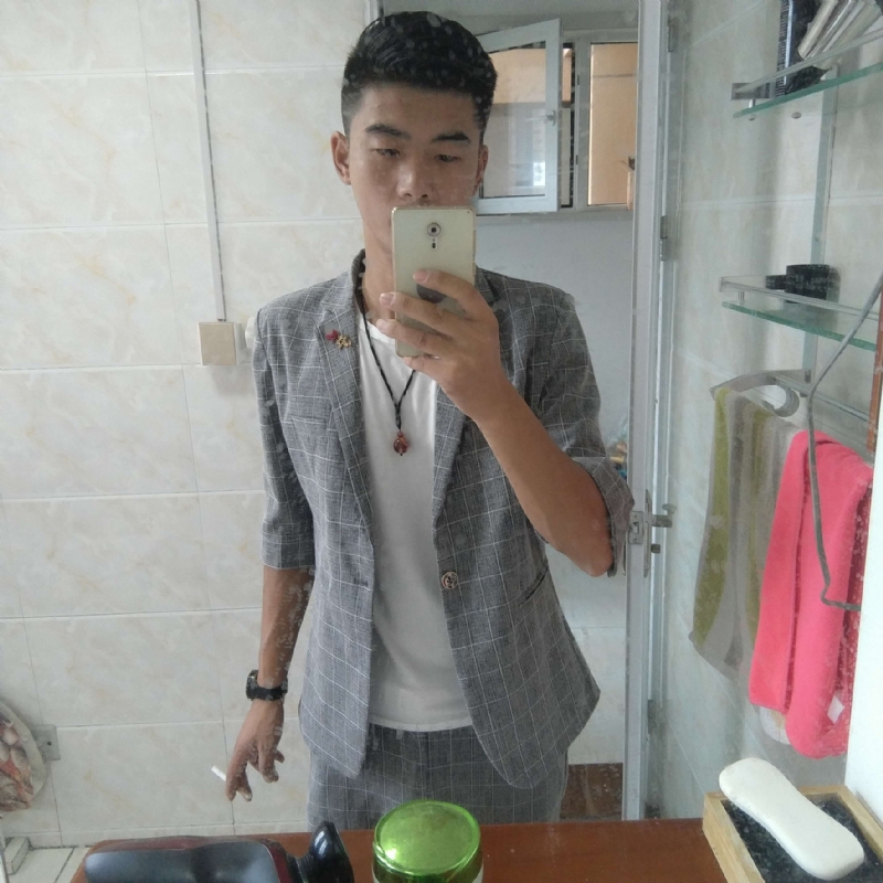 会淹死的鱼的第一张照片--梅州相亲服务中心