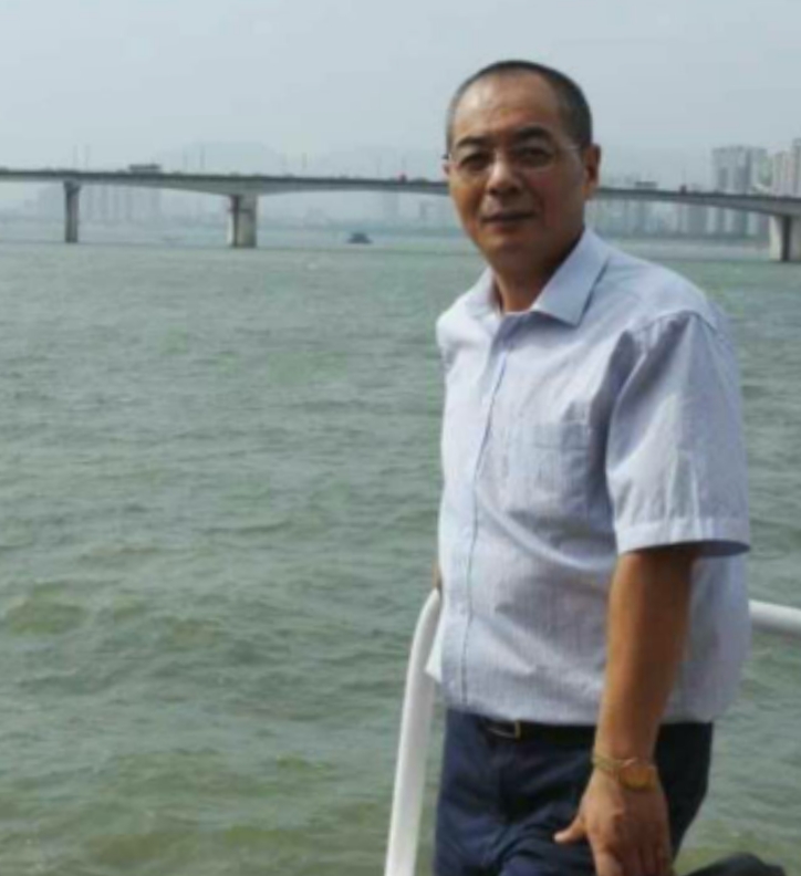 辛民的第二张照片--梅州相亲服务中心