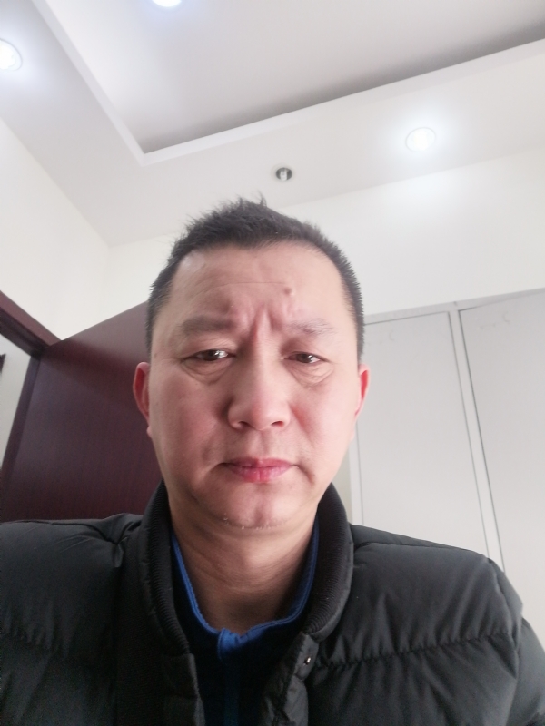 相视而笑的第一张照片--梅州相亲服务中心