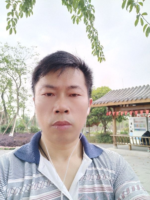 一个人的孤单的第一张照片--梅州相亲服务中心