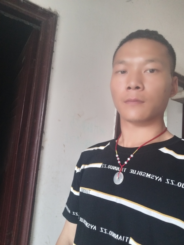 爱，请深爱的第二张照片--梅州相亲服务中心