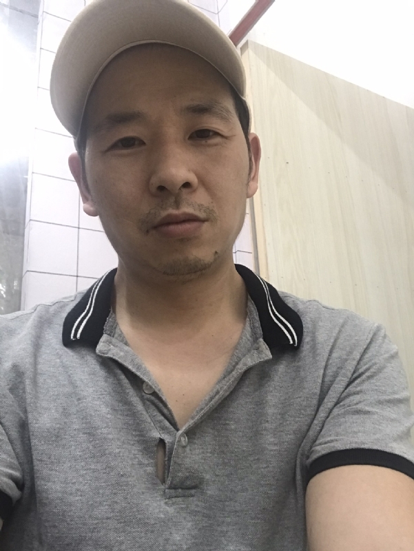 老何的第一张照片--梅州相亲服务中心