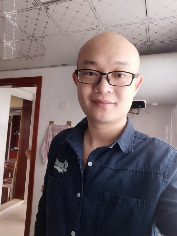 凝望远方的第一张照片--梅州相亲服务中心