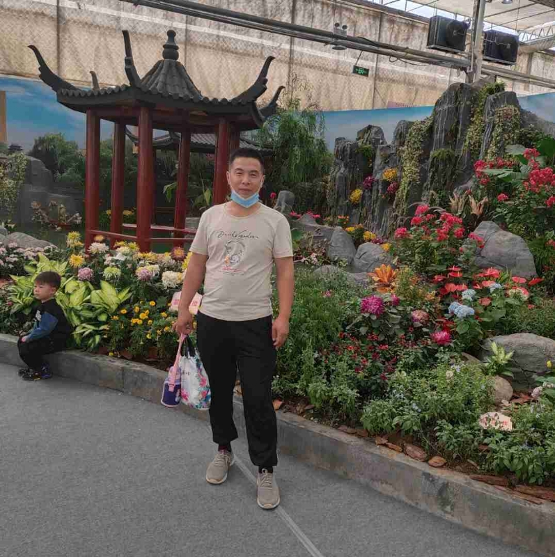 受伤的痴情男的第一张照片--梅州相亲服务中心