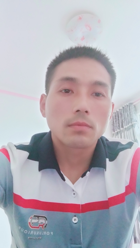 染红尘世的第一张照片--梅州相亲服务中心