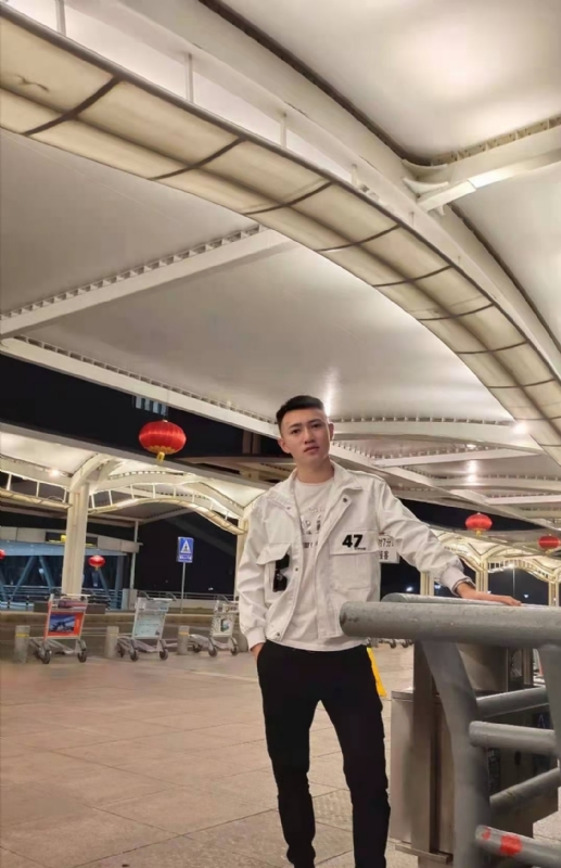 猕猴的第一张照片--梅州相亲服务中心