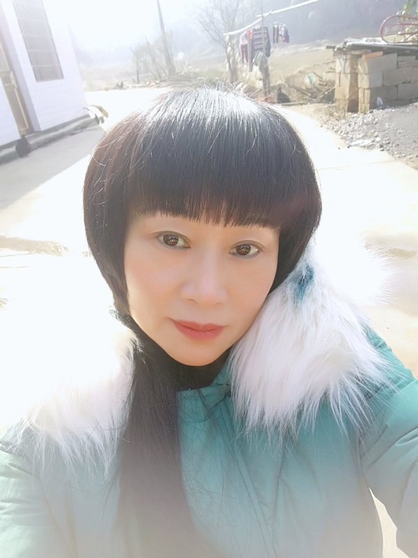 金鱼儿的第一张照片--梅州相亲服务中心