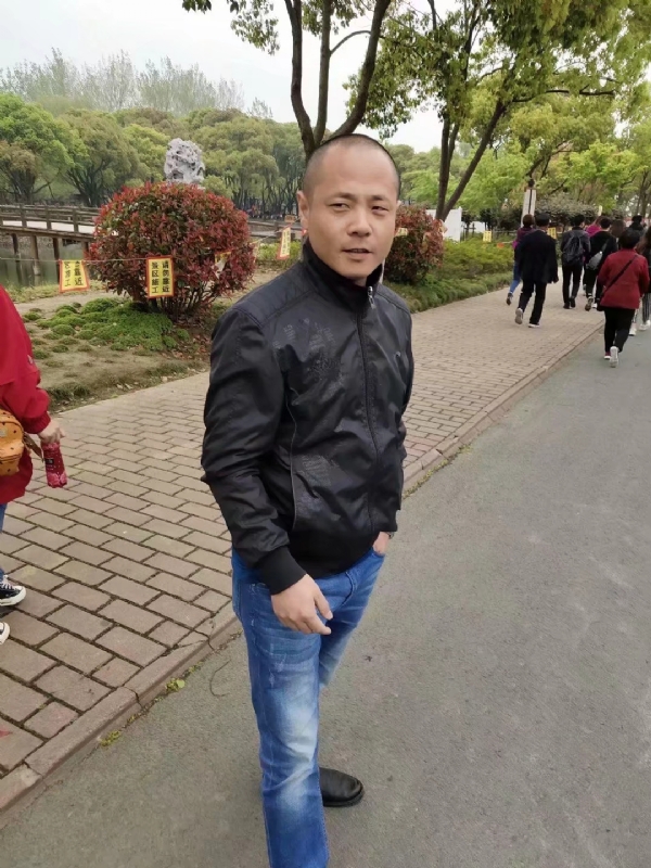 傻子的第一张照片--梅州相亲服务中心